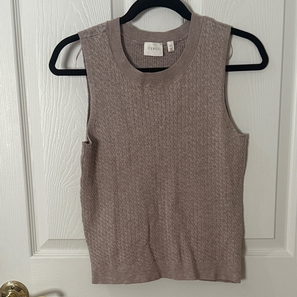 Cyrus Women's Textured Sleeveless Top - Tan medium